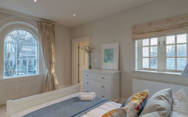 The Liam Neeson Suite by 5STARSTAY
