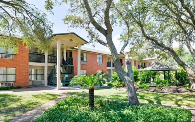 Econo Lodge Inn & Suites Fulton - Rockport