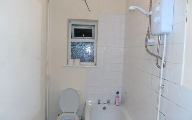 Lovely 2-bed House in Bolton Greater Manchester