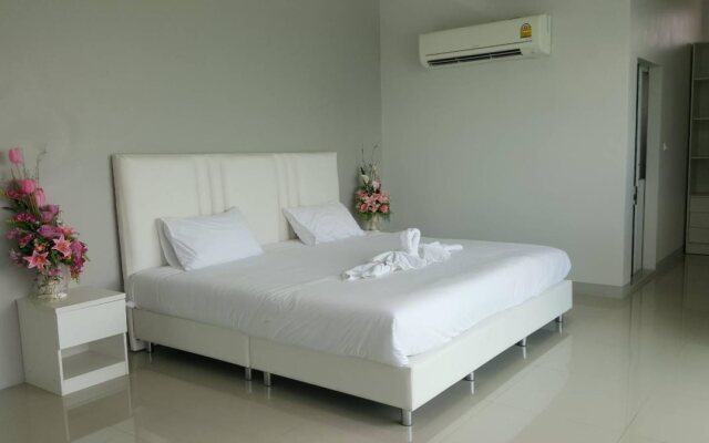 River Residence Saraburi Hotel