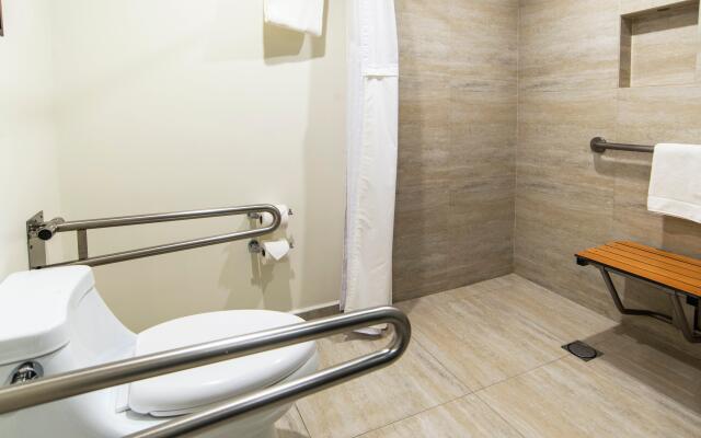 Holiday Inn Mexico Dali Airport by IHG