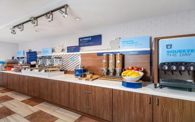 Holiday Inn Express Fremont-Milpitas Central by IHG