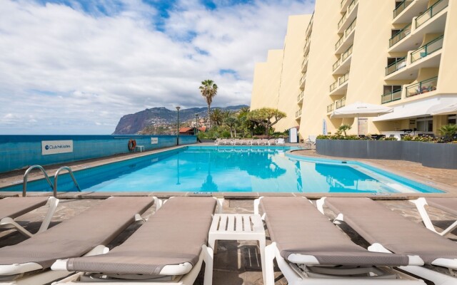 Charming Paint House Apartment in Pestana