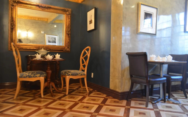 The Inn at Del Monte Beach