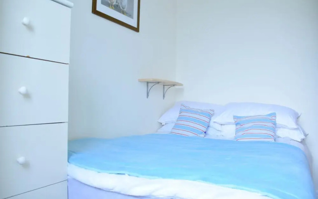 Bright 4 Bed Flat In Stepney Green