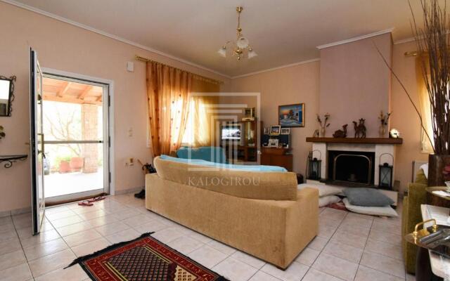 Summer House Toula