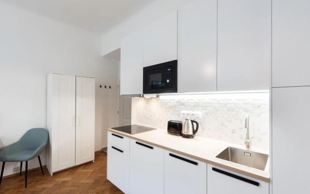 Bright downtown studio