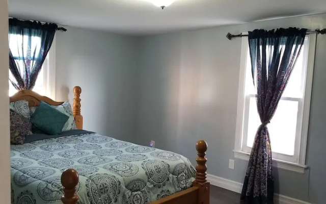 2 Bed Rooms Shared Brooklyn Apartment