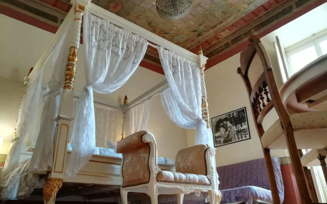 Nerva Accommodation
