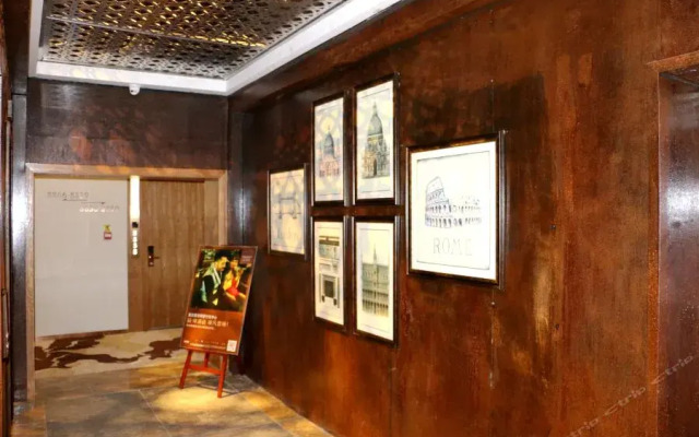 James Joyce Coffetel Chongqing Jiefangbei Pedestri