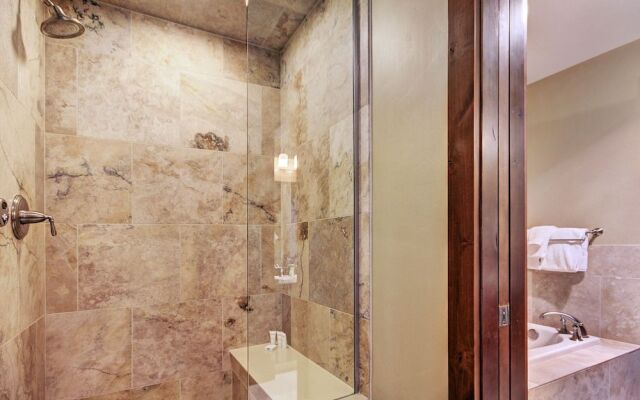 One Ski Hill Place S8414