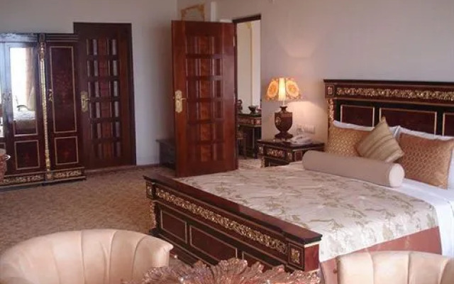 Imperial Grand Palace Hotel