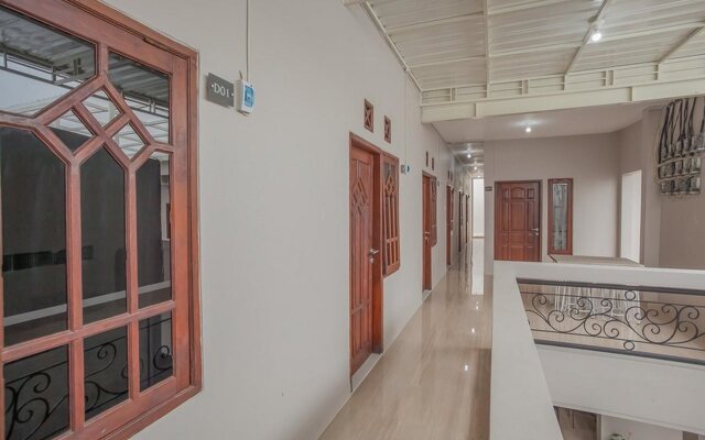 RedDoorz Near Ciputra Golf Surabaya