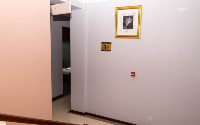 The Grand Villa Hotel