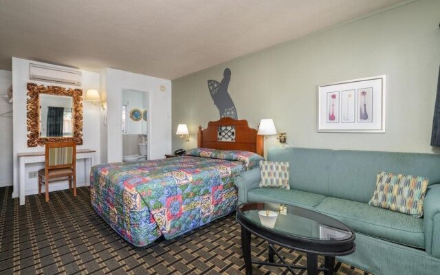 Sun n Sands Inn