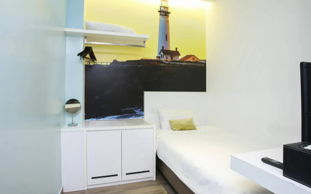 J8 Hotel