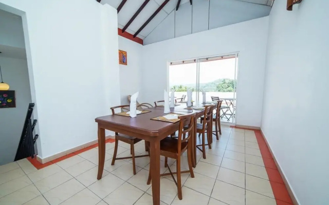 OYO 576 Dazzling Villa