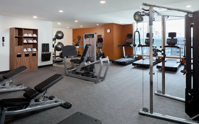 Courtyard By Marriott Montreal Laval