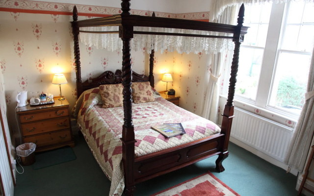 Kirkwood Guest House