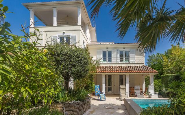 Delux Apartment in Pula with Swimming Pool