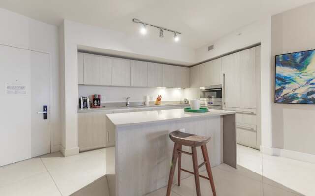 Luxury Condo Wocean Views Close To Beach