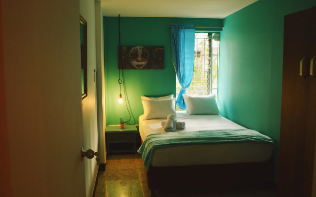 Africa house-Casa Hotel Laureles-La70