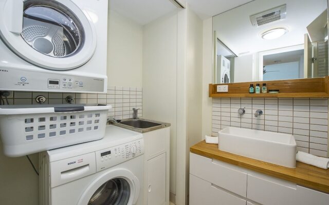 1 Bright Point Apartment 5301