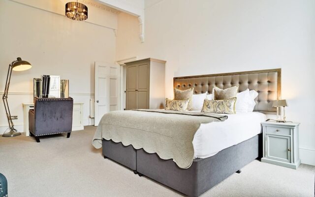 Luxury George Street Apartments: Edinburgh Suite