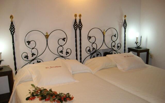 Modern Farmhouse in Valencia de Alcántara With Pool