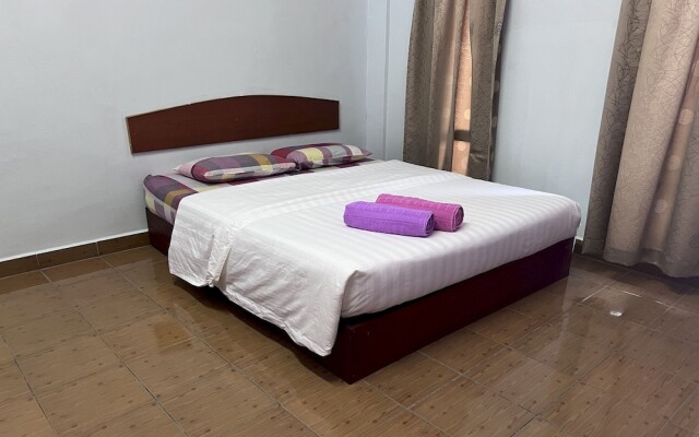 OYO 90967 Homestay Chalet Warisan Siti