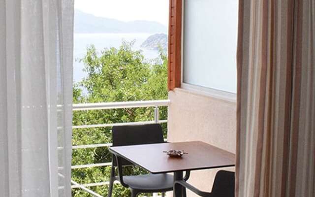 Saranda Teras Pansiyon