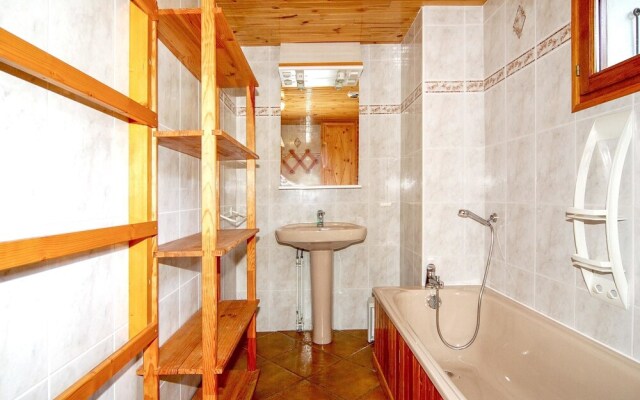 Chalet With 6 Bedrooms in Saint-martin-de-belleville, With Wonderful M