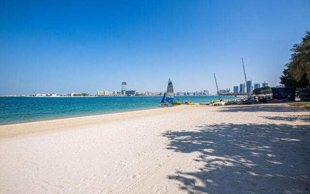 TAJ 5* Palm Jumeirah apartment with beach access