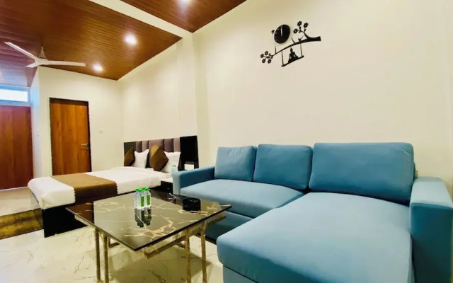 Stay 10 Parallel Apartment Hotel