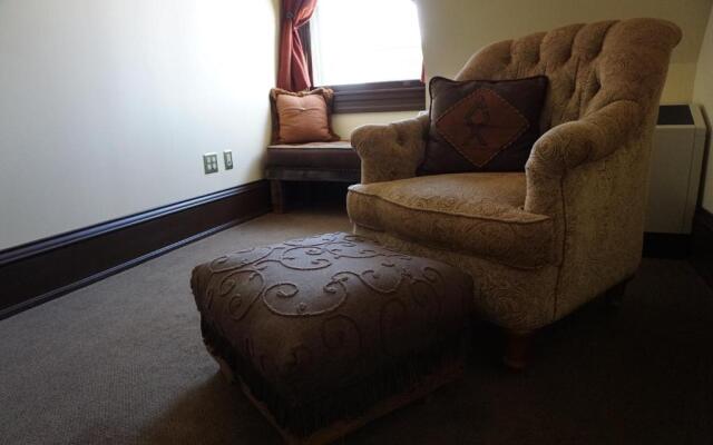 Sheridan Inn, B/W Signature Collection