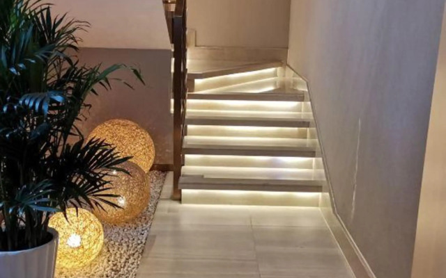 Chongqing Chaomu Collection Hotel (Banan Wanda Xuetangwan Subway Station)