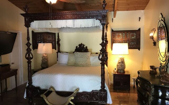 Casa Thorn Bed & Breakfast
