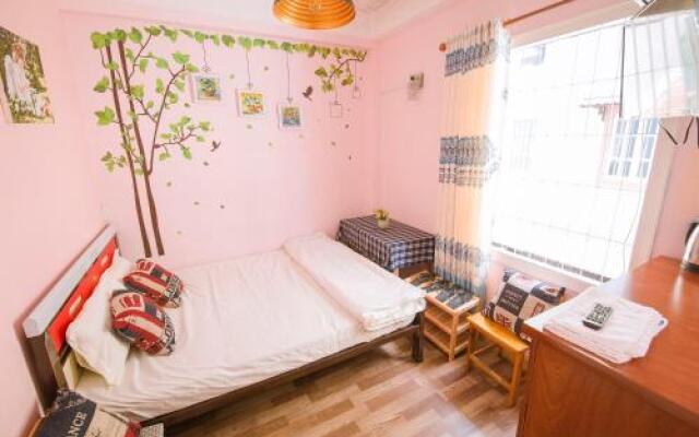 Q Hostel