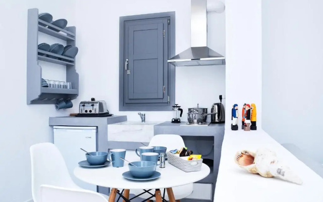 Ionathan Koufonisia Suites