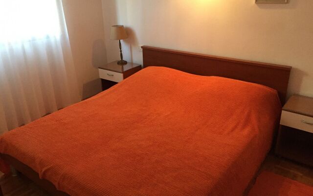 Holiday house Vanesa - 50m from the sea: Stomorska, Island Solta