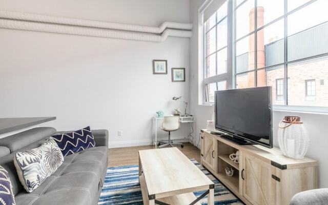 2BR 2storey Loft Free Parking Gym