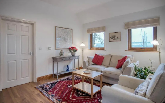 Marina House Annex - 1 Bedroom - Neyland