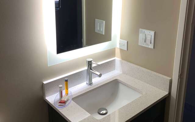 Super 8 by Wyndham Joliet