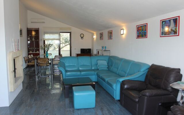 Holiday house Silvia - open pool: Supetar, Island Brac