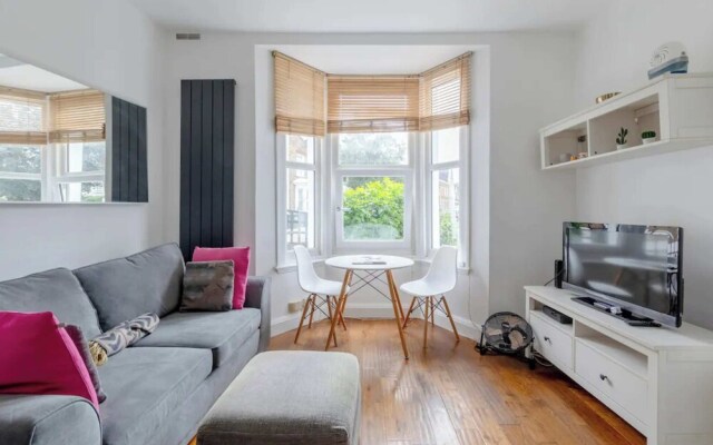 Tasteful & Homely 1BD Flat - Brixton
