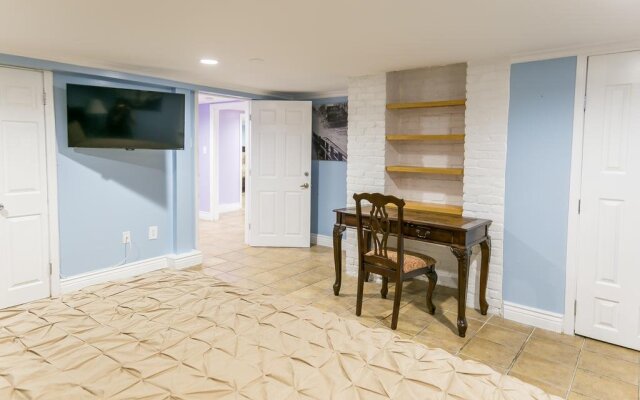Canal Express Rooms