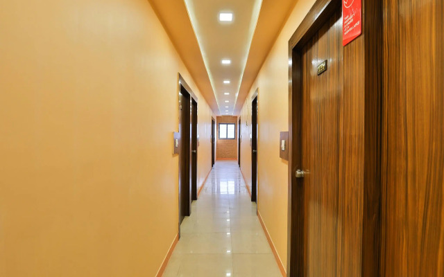 OYO 12196 Hotel Mayur Park Residency