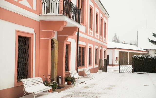 Turistická Ubytovna Zámek Lobeč