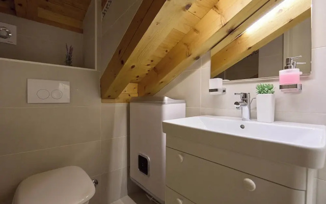 B18 Apartment