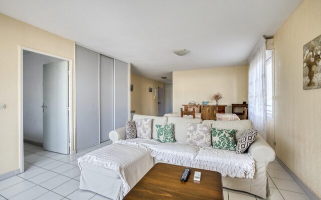 Apartment With 2 Bedrooms in Mèze, With Wonderful sea View, Furnished
